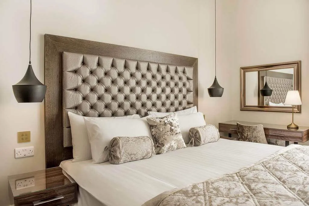 Lansbury Hotel 10