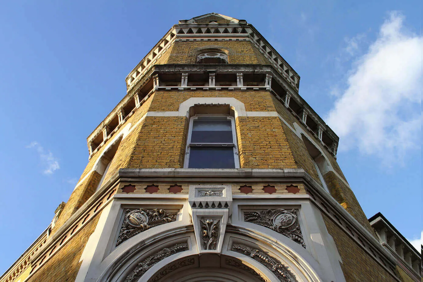 Lansbury Hotel 8
