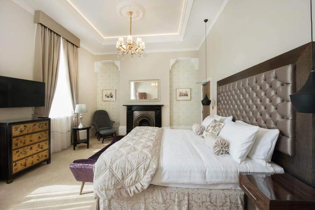 Lansbury Hotel 12