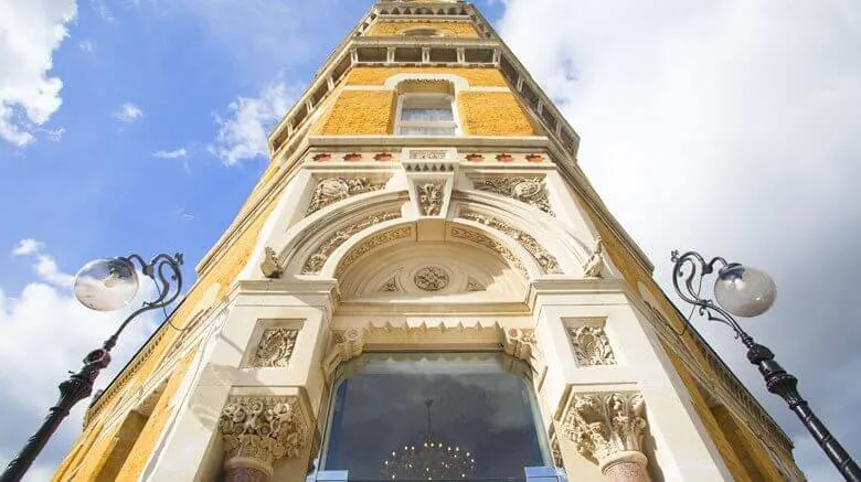 Lansbury Hotel 5
